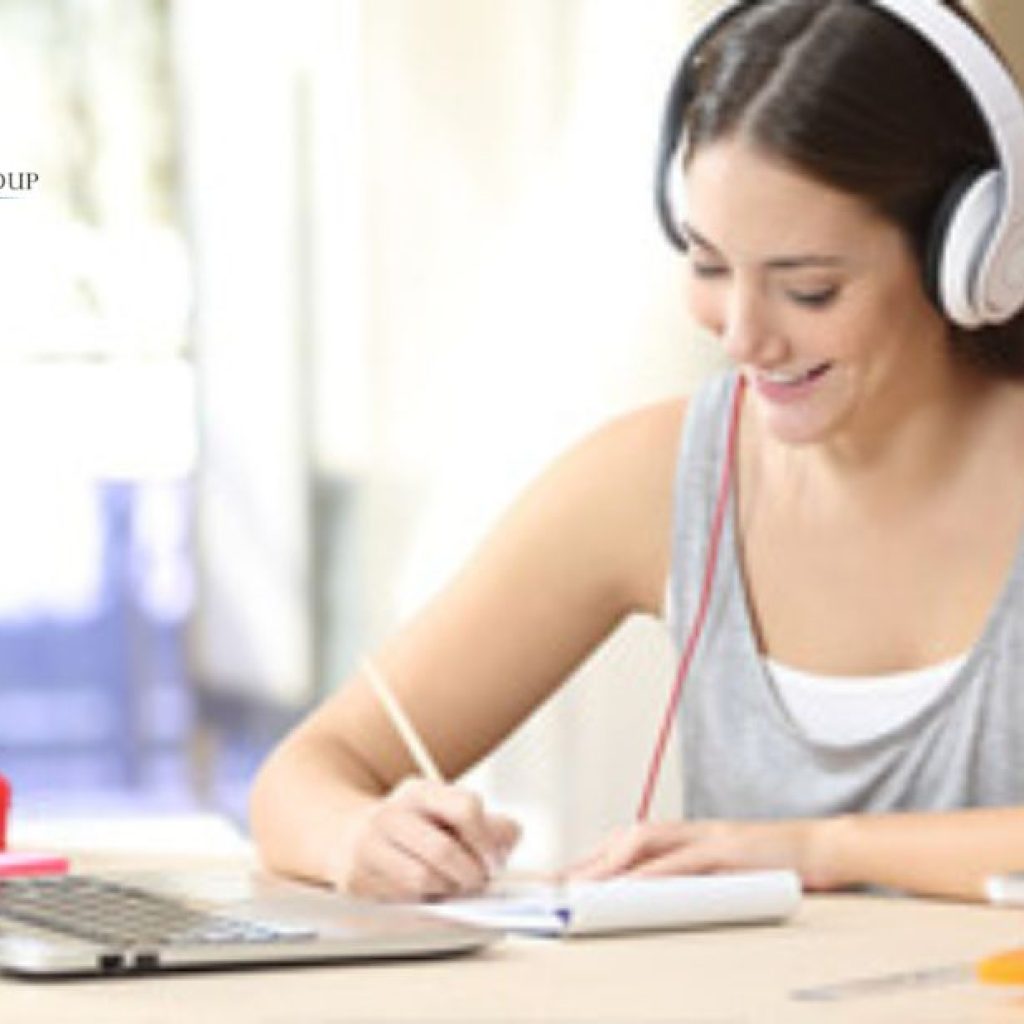 Advance Your Career with Flexible Professional Courses Advance Your Career with Flexible Professional Courses