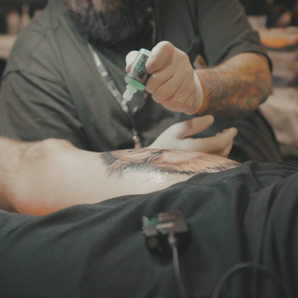 Relaxed tattoo sessions: choosing effective topical numbing options
